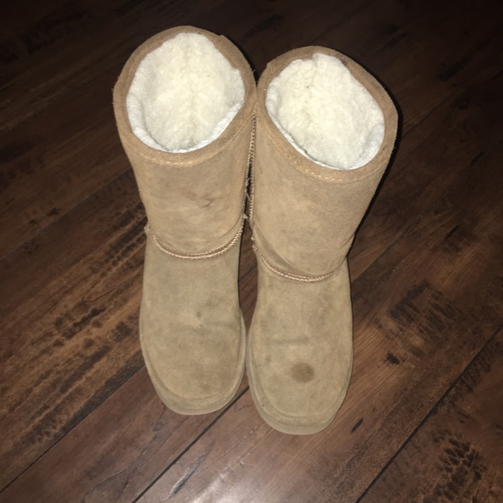 Tan Bear paw winter boots